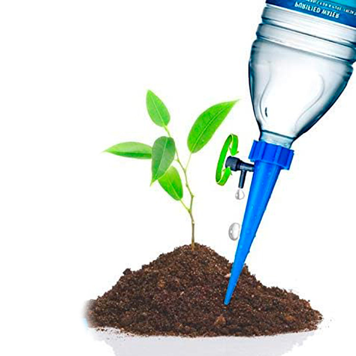 Versa acqua o fertilizzante liquido in una bottiglia (1 l o 0,5 l), posiziona il dispositivo sopra, imposta la velocità (0 - 60 s) e le piante verranno annaffiate automaticamente.