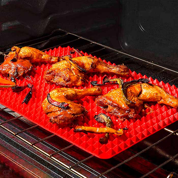Il tappetino da forno è realizzato in un materiale in silicone sicuro che può essere utilizzato più e più volte.