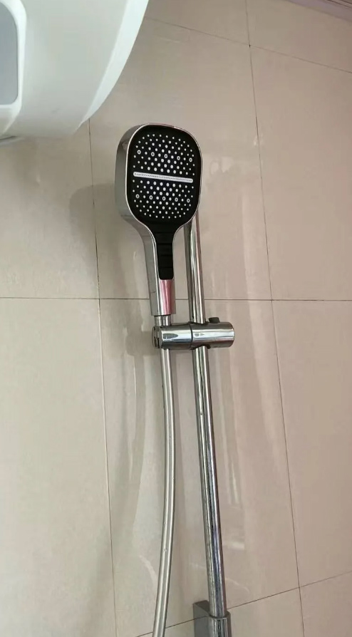 BoostShower, una maniglia per la doccia dove puoi combinare diversi getti d'acqua - Image 10