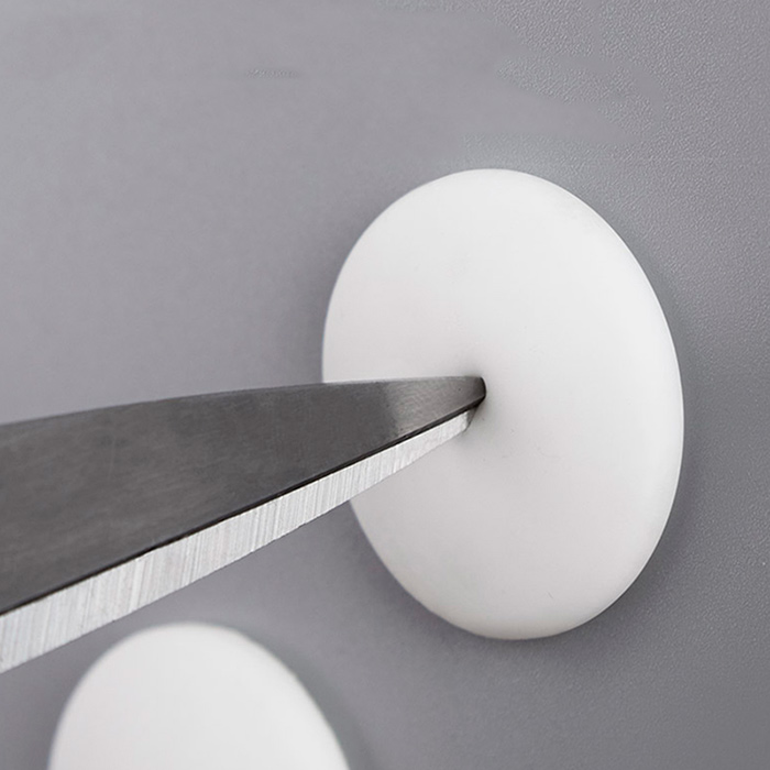 Il silicone proteggerà le tue pareti dagli urti delle maniglie, delle porte o dei mobili.