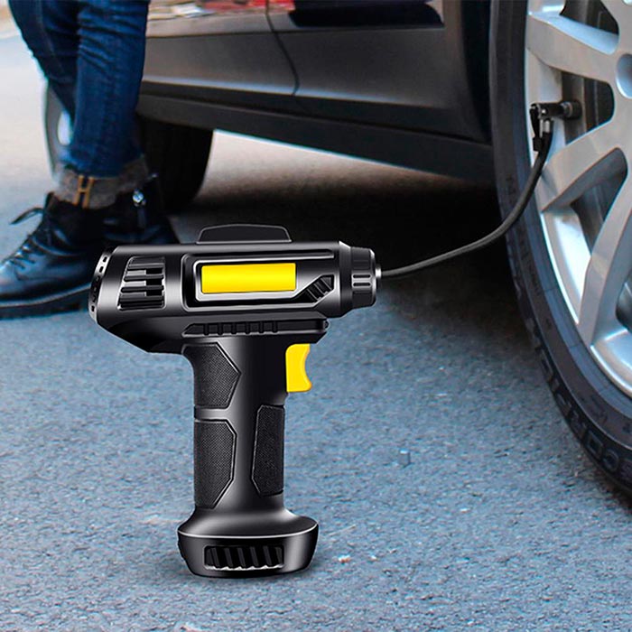 Un compressore piccolo ma potente riempirà velocemente le tue gomme!