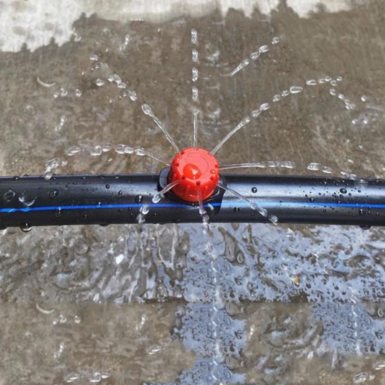 Grazie al design a 360° con 8 fori, puoi assicurarti che ogni pianta riceva un apporto d'acqua uniforme e preciso.