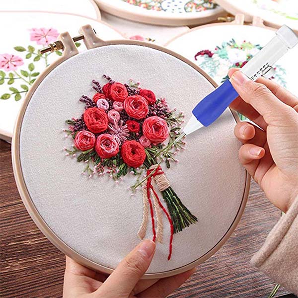 EmbroideryKit, un set da 136 pezzi: fili e altri accessori da ricamo più comuni - Image 7