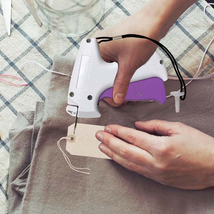 Design portatile e leggero per riparazioni di abbigliamento ovunque!