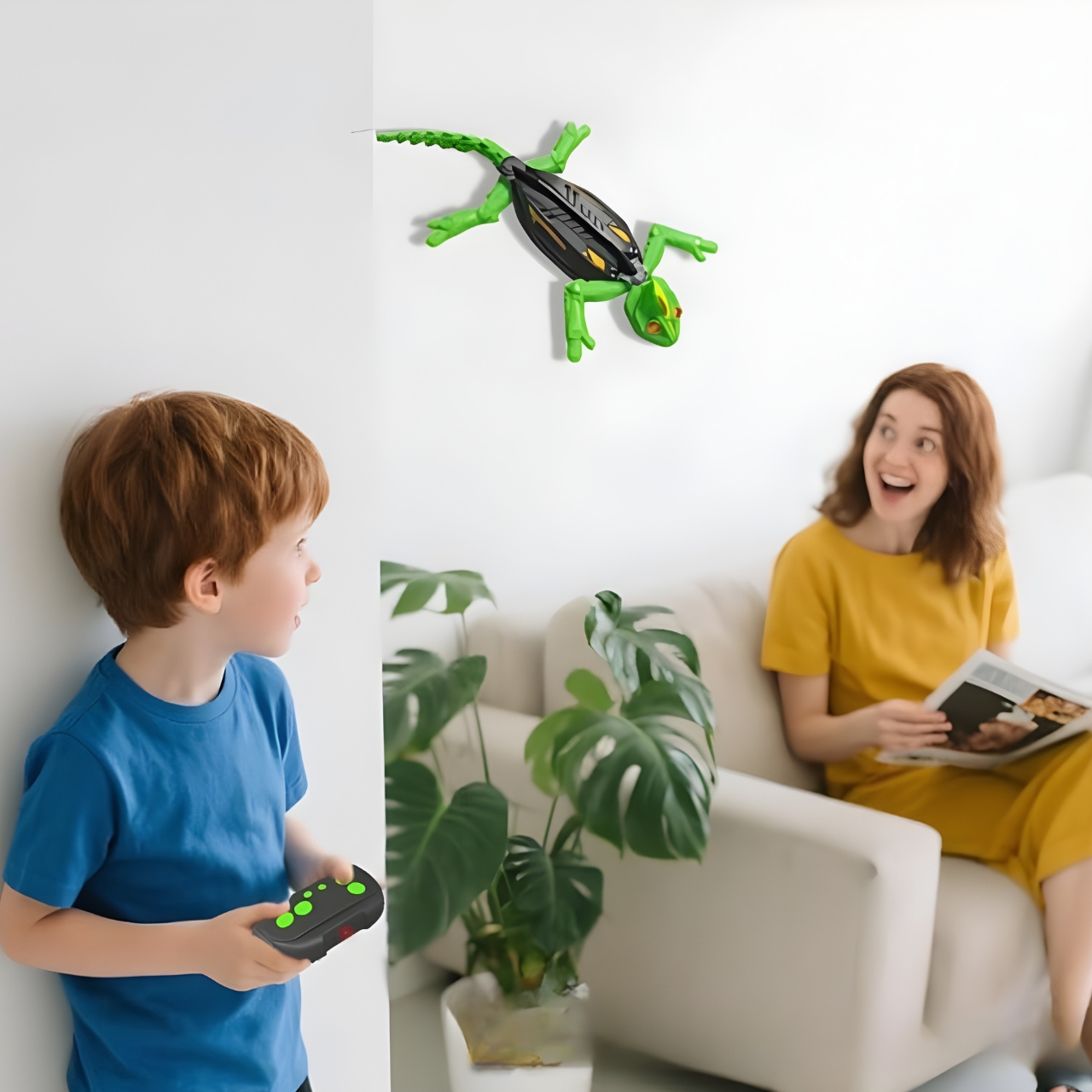 Gecko, una lucertola telecomandata che si arrampica su pavimenti e pareti - Image 9