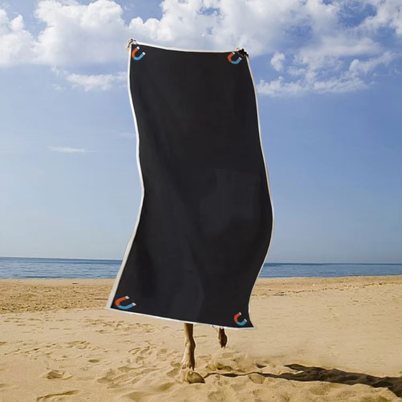 Sebbene l'asciugamano sia spazioso, si piega in un pacchetto estremamente piccolo, rendendolo perfetto per tutti i tipi di bagagli, compreso il bagaglio a mano.