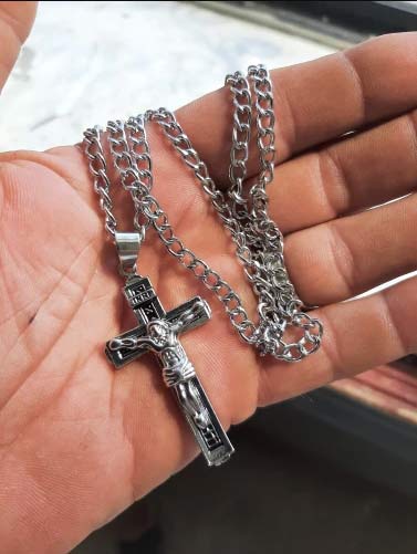 JesusNecklace, catena con Gesù