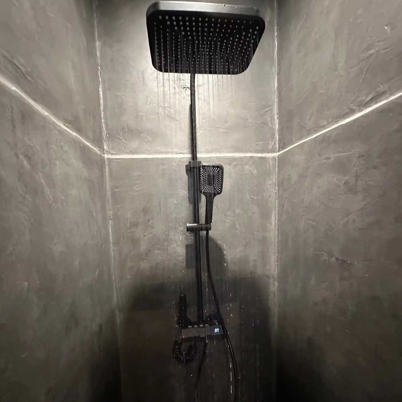 LuxShowerSet, set doccia di lusso con 3 diversi attacchi