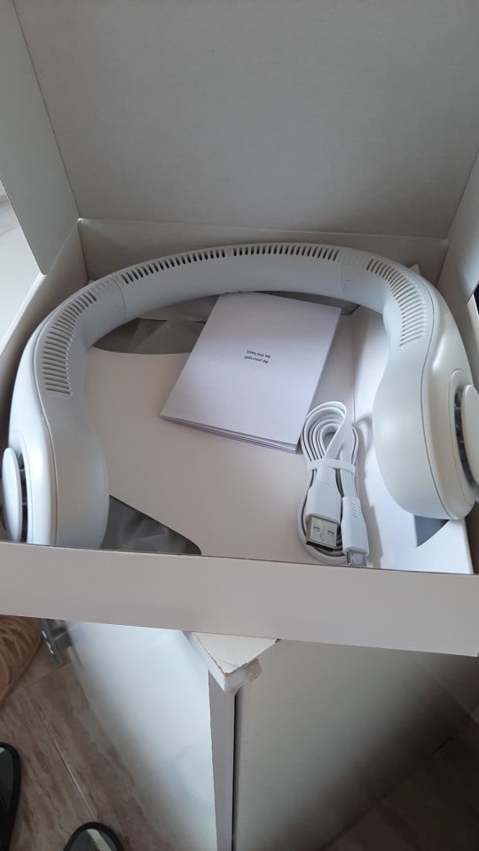 NeckFan, un ventilatore portatile che si adatta al collo - Image 10