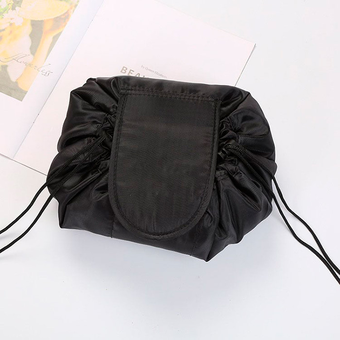 Pouch, una pochette da donna per conservare vari accessori - Image 3
