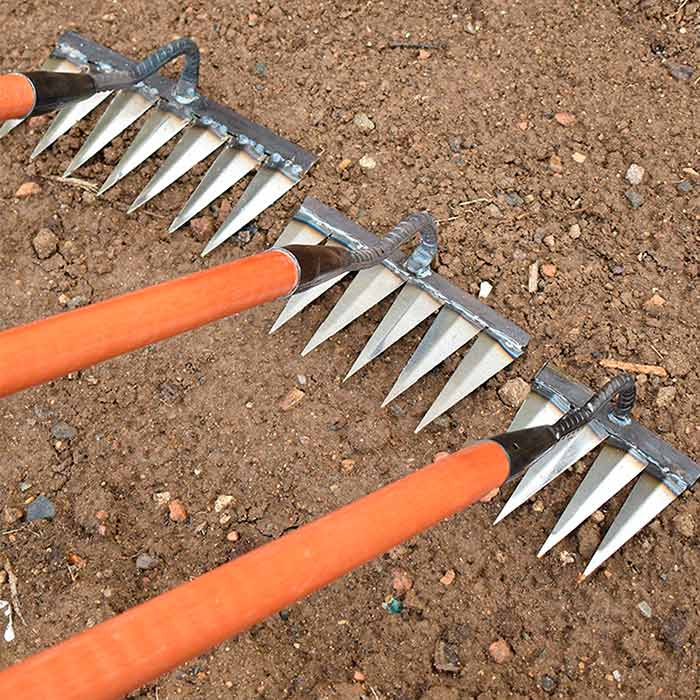 Uno strumento da giardino indispensabile che facilita il tuo lavoro e ti fa risparmiare tempo!