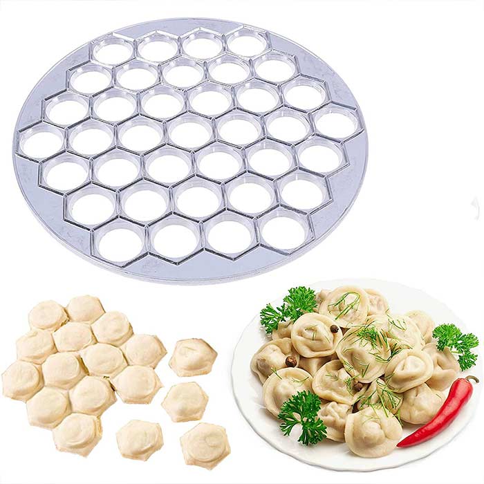 Lo stampo per pasta è adatto per un uso a tutto tondo: ravioli, biscotti, sfogliatine, rusticini...