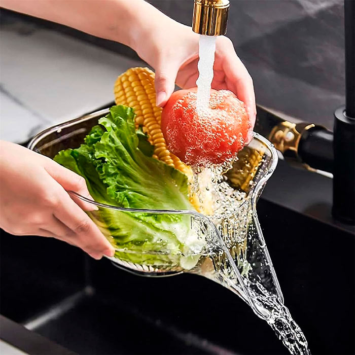 Uso multifunzionale per lavare, scolare e conservare gli alimenti.