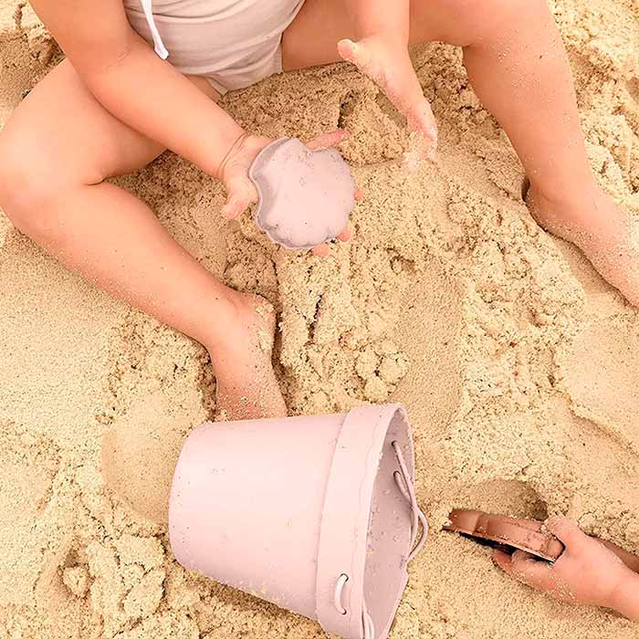 Il set di giocattoli è adatto per giocare nella sabbiera, in spiaggia, in piscina, ecc.