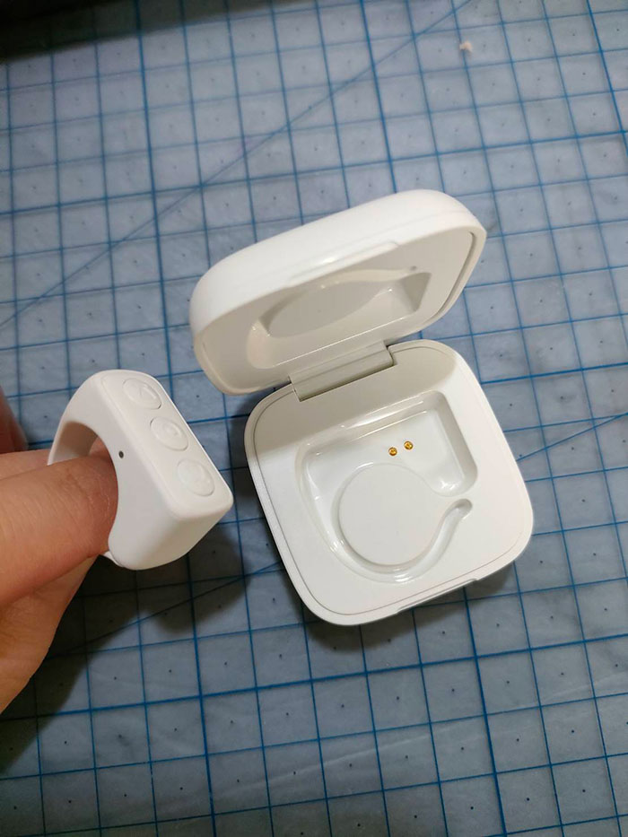 ScrollControl, telecomando Bluetooth con comoda scatola di ricarica - Image 10