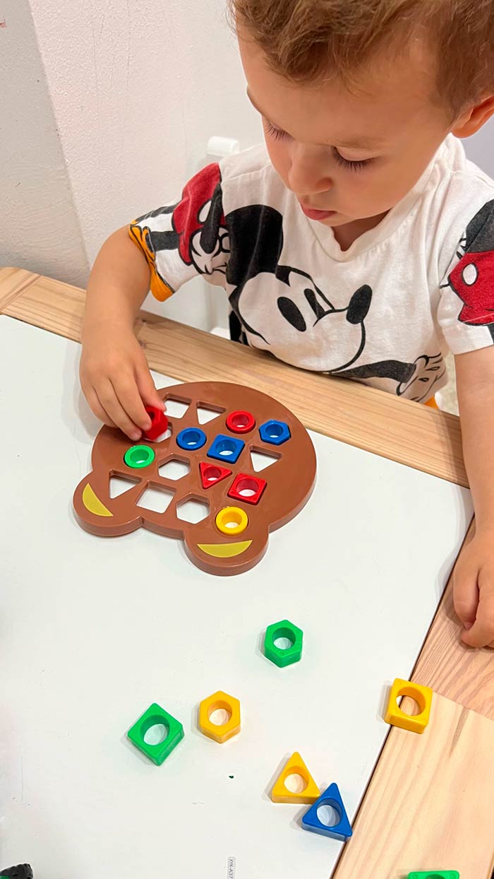 ShapeMatchingGame, un gioco da tavolo per bambini in cui imparano a conoscere forme e colori - Image 10