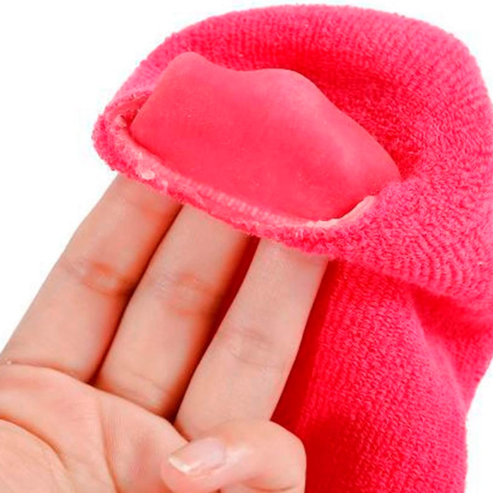 Basta mettere le calze e i tuoi piedi saranno incredibilmente morbidi dopo averle indossate per qualche ora!