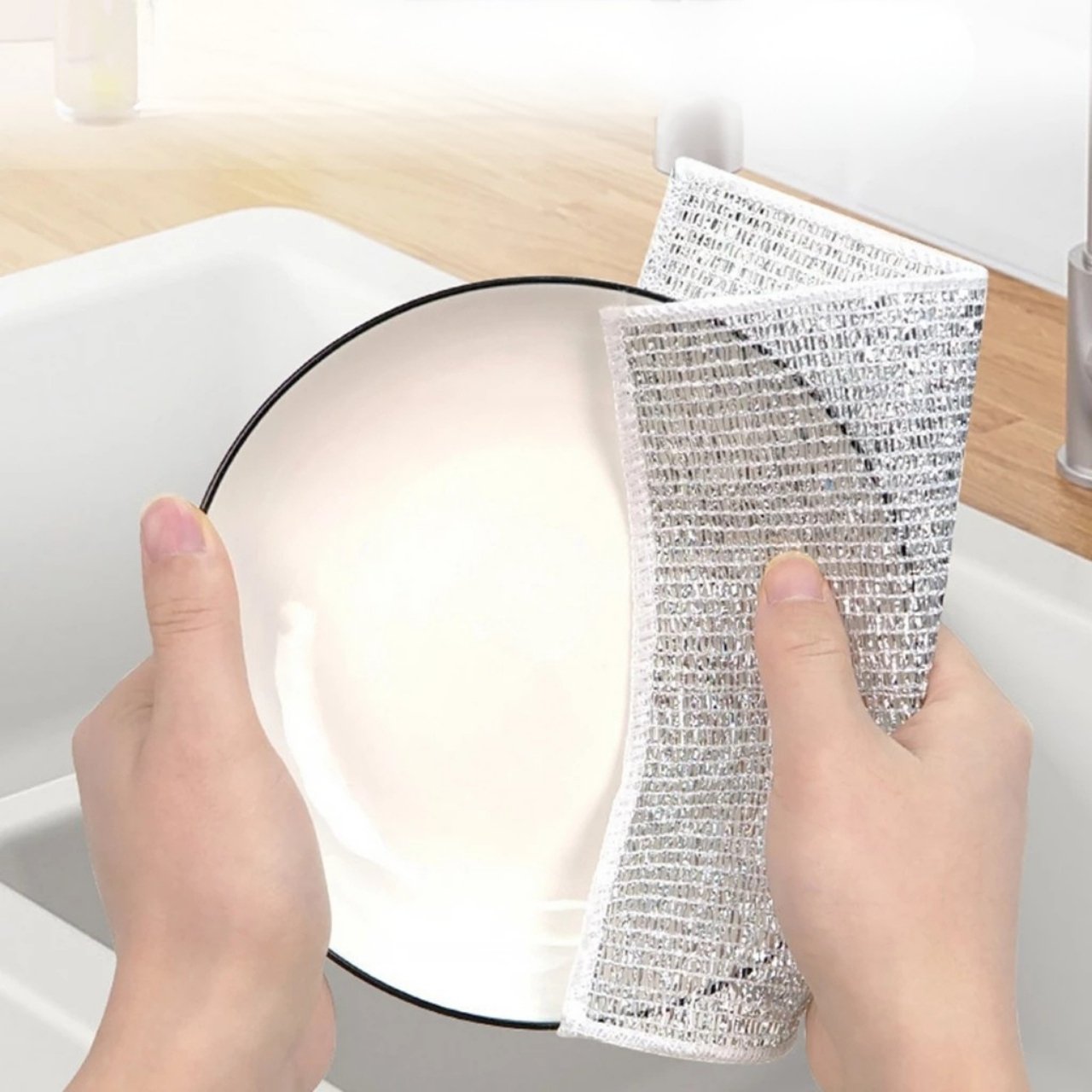 Utilizzo versatile, dalle stoviglie al bagno.