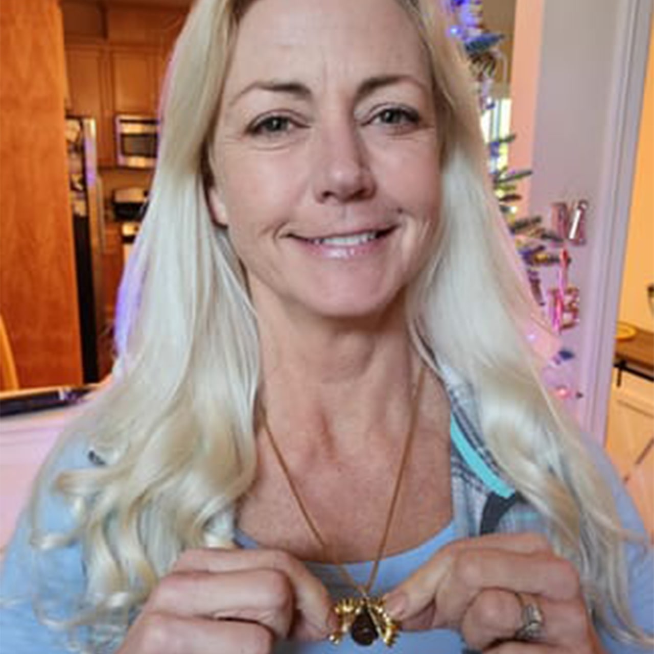 SunNecklace, collana con motivo di girasole e una dolce iscrizione