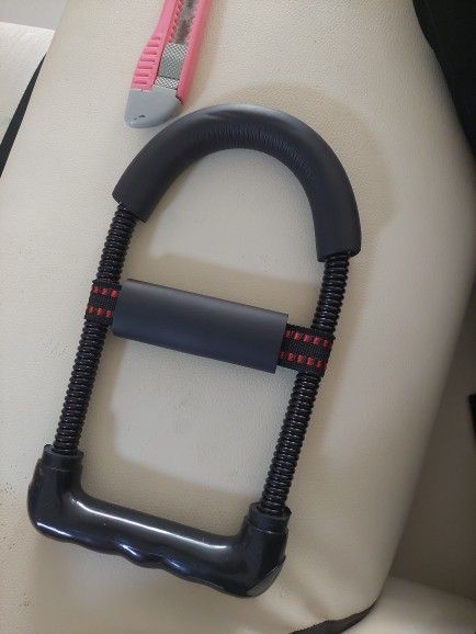 WristPower, uno strumento per rafforzare i muscoli delle dita, delle mani e delle braccia - Image 8